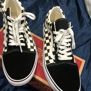(BRAND NEW)  Checkered vans off the wall shoes